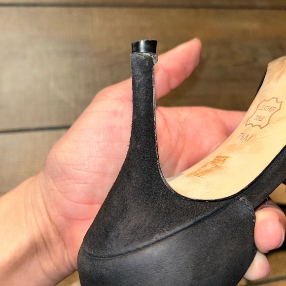 Tory Burch Black Crystal Bow Pointed-Toe Women's Heels Sz 7 1/2 - Picture 14 of 16